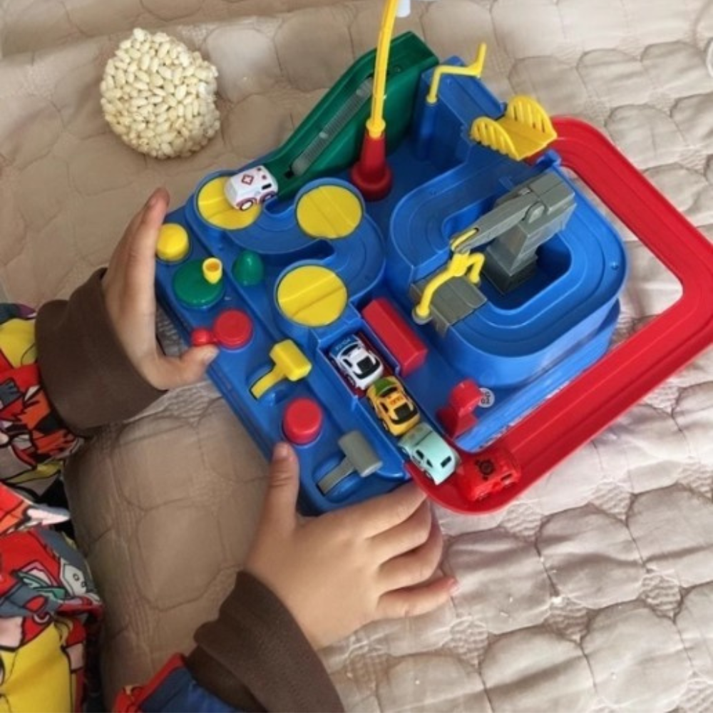 ערכת ההרפתקה העירונית - משחק מכוניות אינטראקטיבי